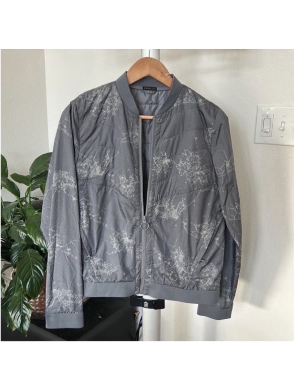 Oysho Quilted lightweight full zip bomber jacket Sz M Gray White